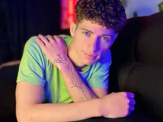 Livesex adult MattiaBoyer